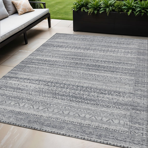 HomeRoots 5' Gray and Silver Striped Indoor Outdoor Area Rug - Stylish, Washable, and Stain-Resistant Design 5' X 8' 631498