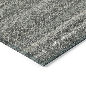 HomeRoots 5' Stylish Pewter and Gray Striped Washable Area Rug for Indoor and Outdoor Spaces - Durable Design 8' Round 631691