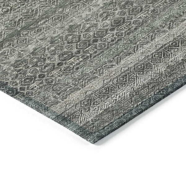 HomeRoots 5' Stylish Pewter and Gray Striped Washable Area Rug for Indoor and Outdoor Spaces - Durable Design 8' Round 631691