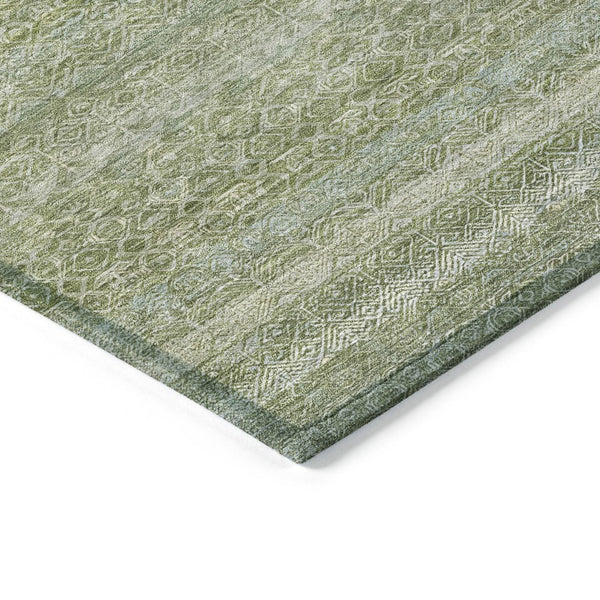 HomeRoots 5' Sage and Ivory Striped Area Rug - Coastal Charm for Indoor and Outdoor Spaces, Machine Washable 8' Round 631697