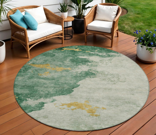 HomeRoots 5' Vibrant Emerald and Gold Abstract Indoor Outdoor Rug - Durable, Washable, Stylish Design for Any Space 8' Round 631805
