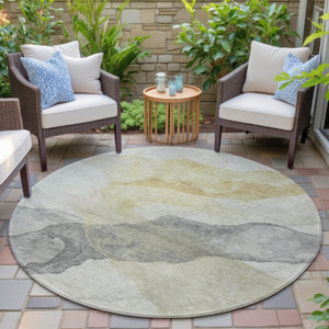 HomeRoots 5' Beige and Gold Abstract Area Rug – Stylish, Washable, Indoor-Outdoor, Durable Design for Any Space 8' Round 631823