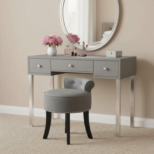 HomeRoots 18" Plush Light Gray Velvet Tufted Round Footstool - Versatile Ottoman for Stylish Living Spaces 631866