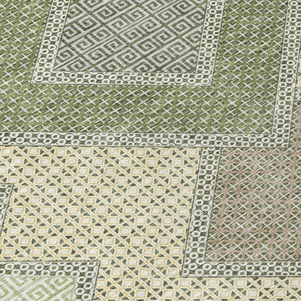 HomeRoots 5' Durable Geometric Area Rug in Green, Gray & Taupe – Stylish, Washable for Indoor & Outdoor Use 8' Round 631911