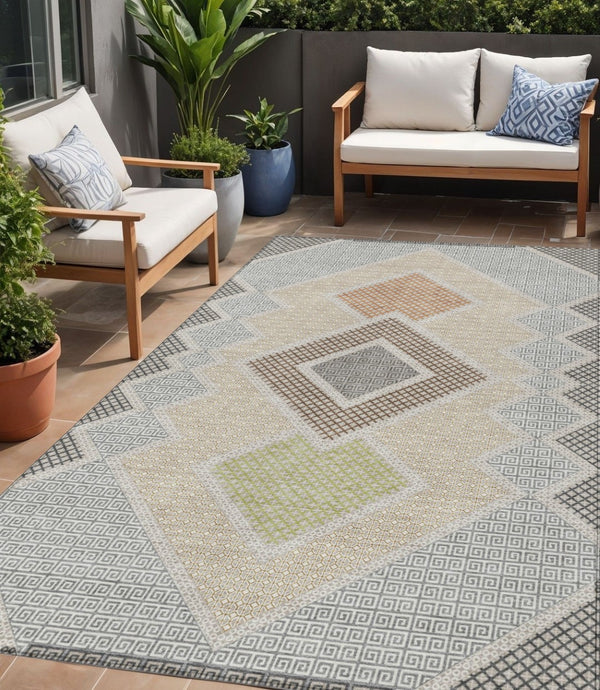 HomeRoots 5' Modern Geometric Washable Area Rug in Pewter, Copper, and Silver – Durable Indoor/Outdoor Style 5' X 8' 631922