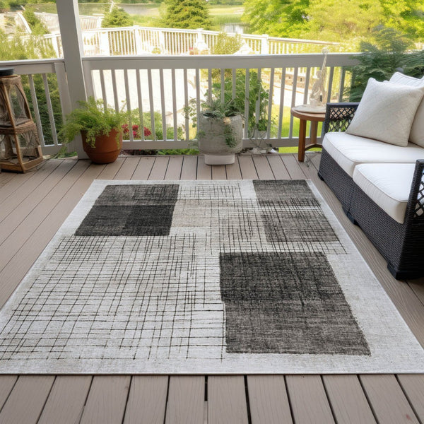 HomeRoots 5' Modern Ivory and Black Geometric Area Rug - Washable, Durable, Indoor/Outdoor, Stylish Accent 5' X 8' 631934