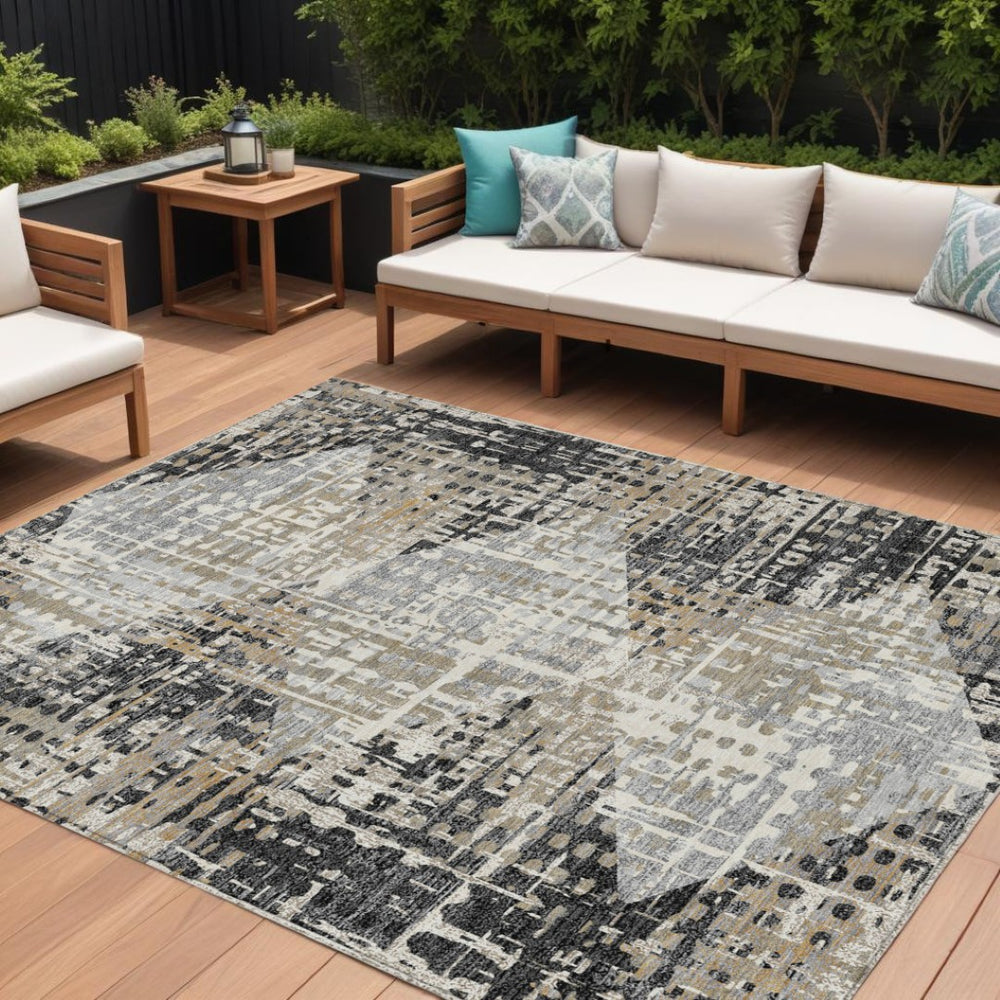 HomeRoots 5' Black and Ivory Geometric Indoor/Outdoor Area Rug – Stylish, Washable, Durable for All Spaces 8' X 10' 631990