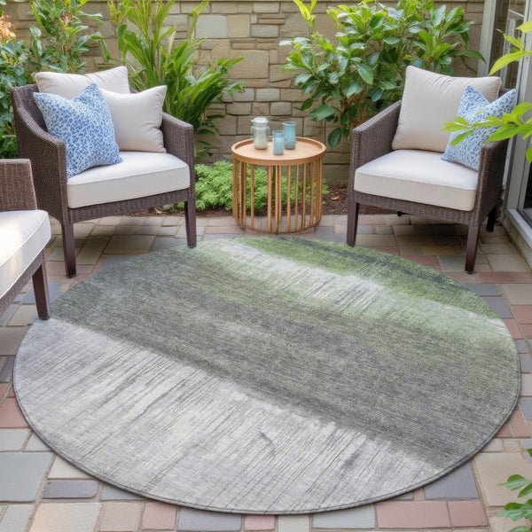 HomeRoots 5' Fern Green and Gray Abstract Area Rug - Stylish, Washable Design for Indoor and Outdoor Spaces 8' Round 632049