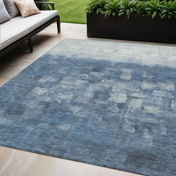 HomeRoots 5' Navy Blue and Silver Abstract Area Rug - Durable, Machine-Washable, Stylish for Indoors & Outdoors 632078