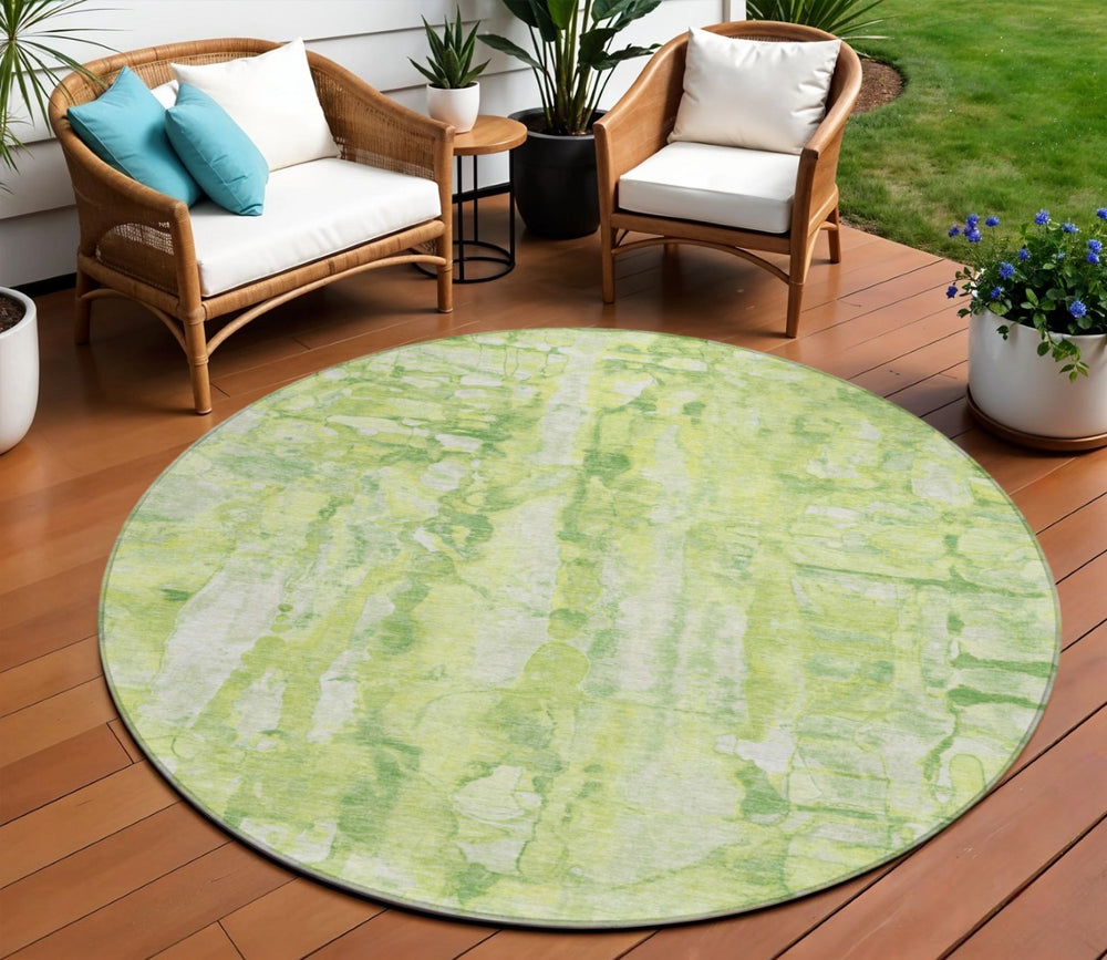 HomeRoots 8' Vibrant Lime Green and Ivory Round Area Rug - Abstract, Washable, Indoor/Outdoor, Durable Design! 632127