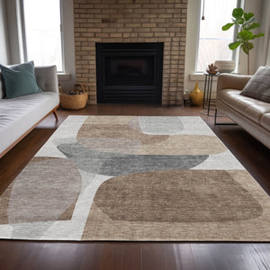 HomeRoots 5' Durable Brown and Gray Abstract Area Rug - Modern, Washable, Indoor/Outdoor, Stain Resistant Design 5' X 8' 632168