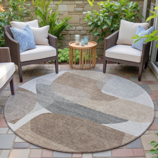 HomeRoots 5' Durable Brown and Gray Abstract Area Rug - Modern, Washable, Indoor/Outdoor, Stain Resistant Design 8' Round 632169