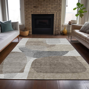 HomeRoots 5' Abstract Taupe and Gray Area Rug - Machine Washable, Durable, Indoor-Outdoor Versatility for Any Space 5' X 8' 632192