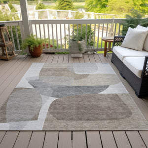 HomeRoots 5' Abstract Taupe and Gray Area Rug - Machine Washable, Durable, Indoor-Outdoor Versatility for Any Space 5' X 8' 632192