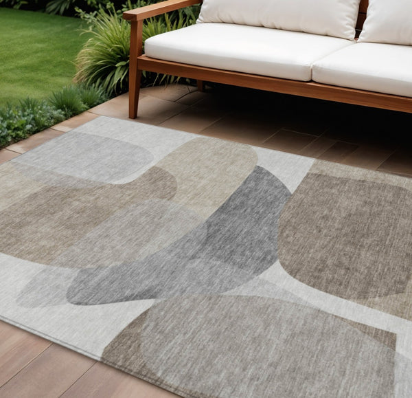 HomeRoots 5' Abstract Taupe and Gray Area Rug - Machine Washable, Durable, Indoor-Outdoor Versatility for Any Space 8' X 10' 632194