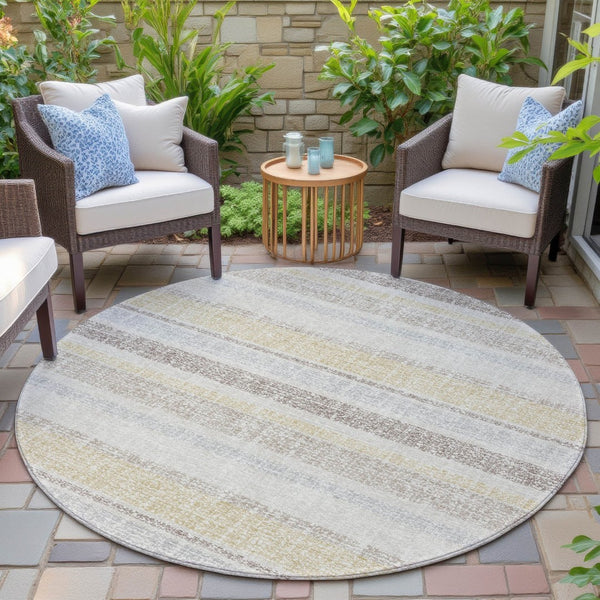 HomeRoots 5' Striped Ivory and Beige Area Rug - Stylish, Durable Indoor/Outdoor Rug for Versatile Décor Solutions 8' Round 632223