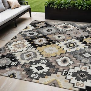 HomeRoots 5' Southwestern Geometric Area Rug - Washable Indoor Outdoor Design for Stylish, High-Traffic Spaces 5' X 8' 632252