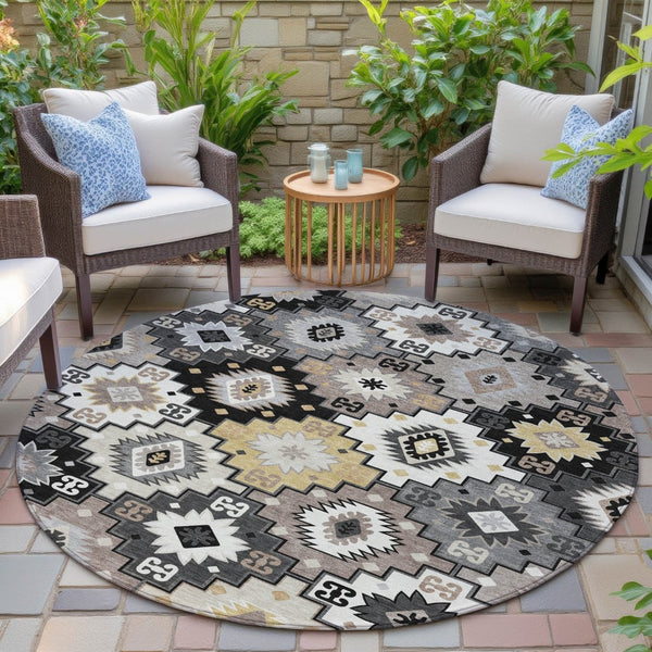 HomeRoots 5' Southwestern Geometric Area Rug - Washable Indoor Outdoor Design for Stylish, High-Traffic Spaces 8' Round 632253
