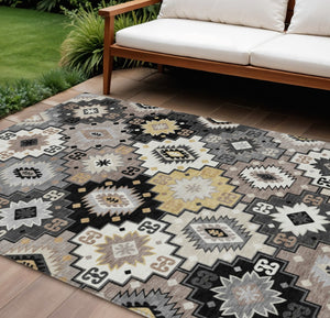 HomeRoots 5' Southwestern Geometric Area Rug - Washable Indoor Outdoor Design for Stylish, High-Traffic Spaces 10' X 14' 632256