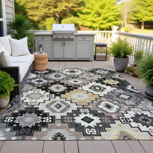 HomeRoots 5' Southwestern Geometric Area Rug - Washable Indoor Outdoor Design for Stylish, High-Traffic Spaces 10' X 14' 632256