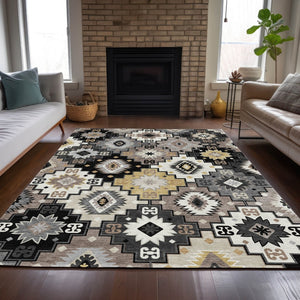 HomeRoots 5' Southwestern Geometric Area Rug - Washable Indoor Outdoor Design for Stylish, High-Traffic Spaces 10' X 14' 632256