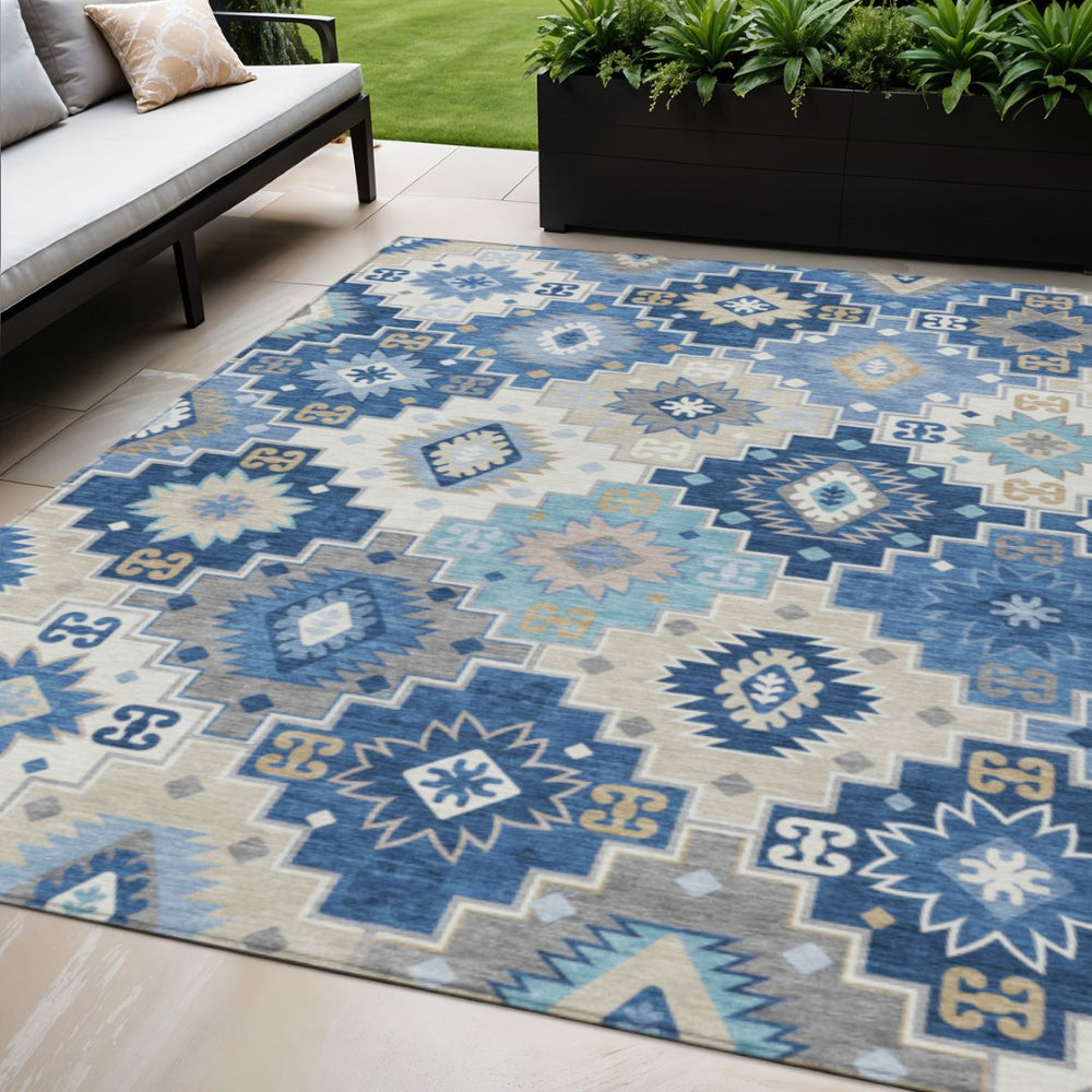 HomeRoots 5' Southwestern-Inspired Area Rug in Blue Beige & Sky Blue - Durable, Washable, Indoor/Outdoor Use 5' X 8' 632258
