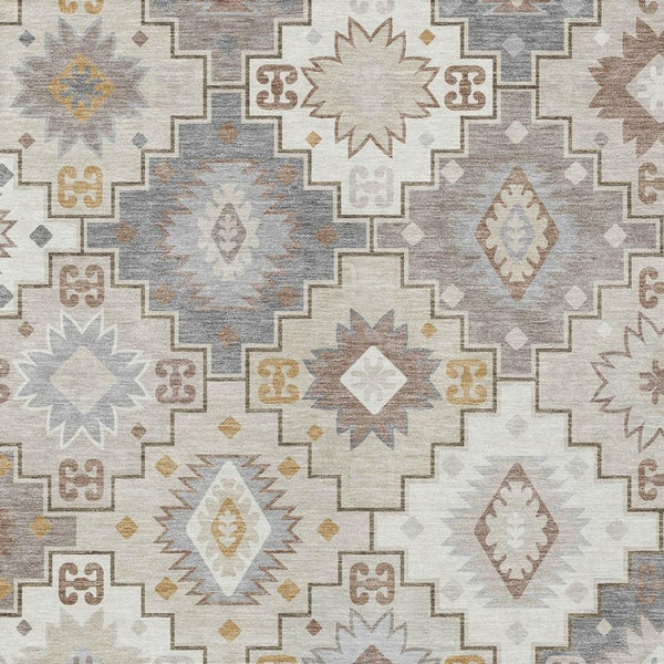 HomeRoots 5' Southwestern-Inspired Washable Area Rug in Ivory, Gold & Gray for Indoor/Outdoor Elegance 5' X 8' 632270