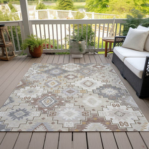 HomeRoots 5' Southwestern-Inspired Washable Area Rug in Ivory, Gold & Gray for Indoor/Outdoor Elegance 8' X 10' 632272
