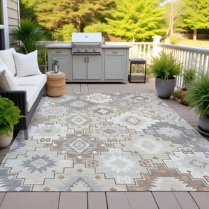 HomeRoots 5' Southwestern-Inspired Washable Area Rug in Ivory, Gold & Gray for Indoor/Outdoor Elegance 10' X 14' 632274
