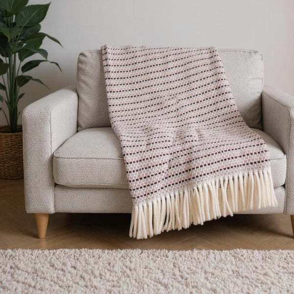 HomeRoots 55" Dusty Rose Plush Cotton Blend Throw Blanket - Soft Woven Design with Fringe for Cozy Comfort 632928