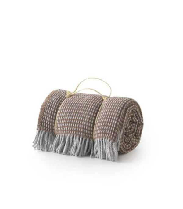 HomeRoots 55" Chocolate & Gray Woven Checkered Plush Throw Blanket with Decorative Fringe - Cozy Elegance! 633074
