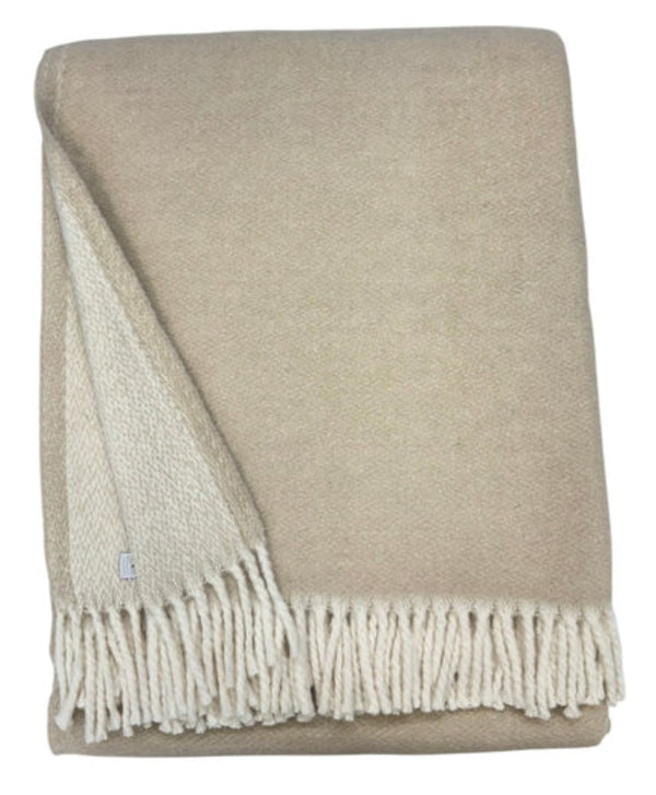 HomeRoots 55" Cozy Linen-White Chevron Plush Throw Blanket with Fringe - Perfect for Home & Outdoor Use! 633079