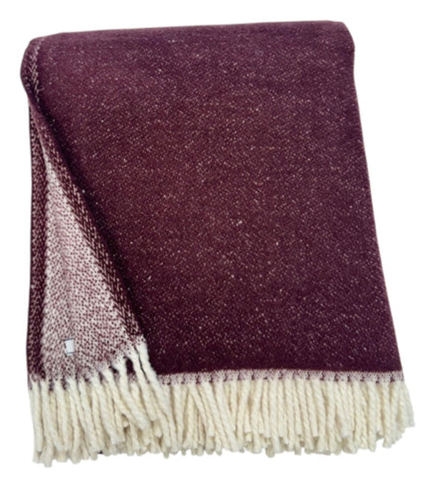 HomeRoots 55" Luxurious Plum & White Chevron Plush Throw Blanket with Fringe – Cozy, Stylish, and Versatile! 633080