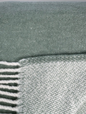 HomeRoots 55" Woven Chevron Plush Throw Blanket in Sage & White - Cozy Microfiber, Fringe Trim, Versatile Use! 633081