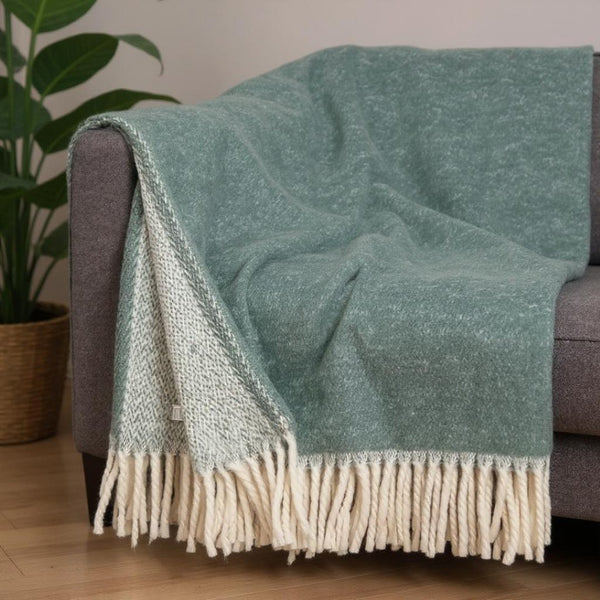 HomeRoots 55" Woven Chevron Plush Throw Blanket in Sage & White - Cozy Microfiber, Fringe Trim, Versatile Use! 633081