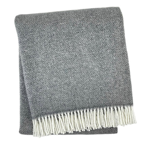 HomeRoots 55" Woven Herringbone Plush Throw Blanket - Dark Gray & White Cotton Blend with Stylish Fringe Design 633083