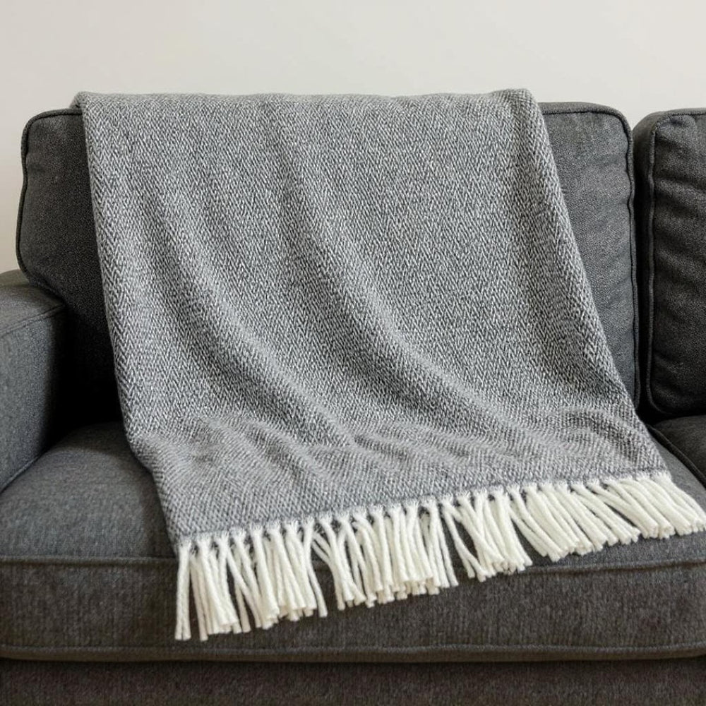 HomeRoots 55" Woven Herringbone Plush Throw Blanket - Dark Gray & White Cotton Blend with Stylish Fringe Design 633083