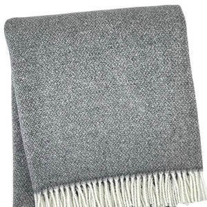 HomeRoots 55" Woven Herringbone Plush Throw Blanket - Dark Gray & White Cotton Blend with Stylish Fringe Design 633083