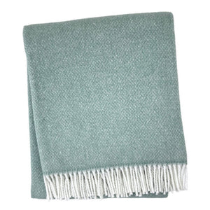 HomeRoots 55" Woven Herringbone Plush Throw Blanket in Sage & White - Cozy Fringe for Stylish Comfort Anywhere 633087