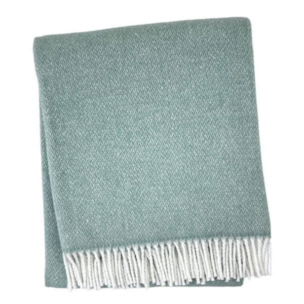 HomeRoots 55" Woven Herringbone Plush Throw Blanket in Sage & White - Cozy Fringe for Stylish Comfort Anywhere 633087