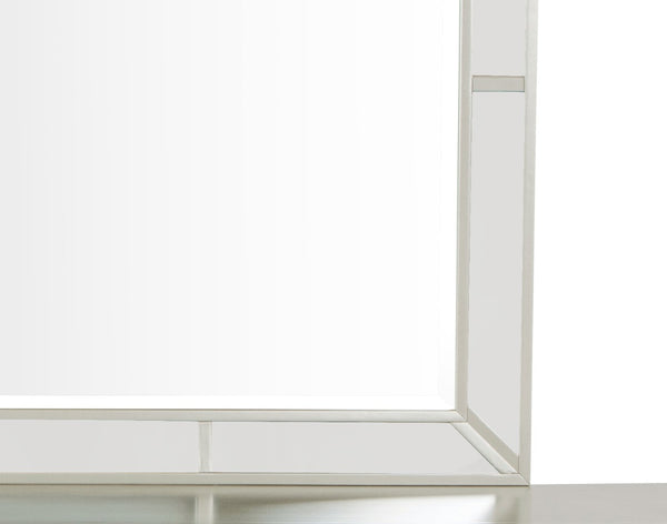 English Elm Elegant Silver Champagne Wall Mirror Wide Horizontal Frame for Living Room Decor B078108442