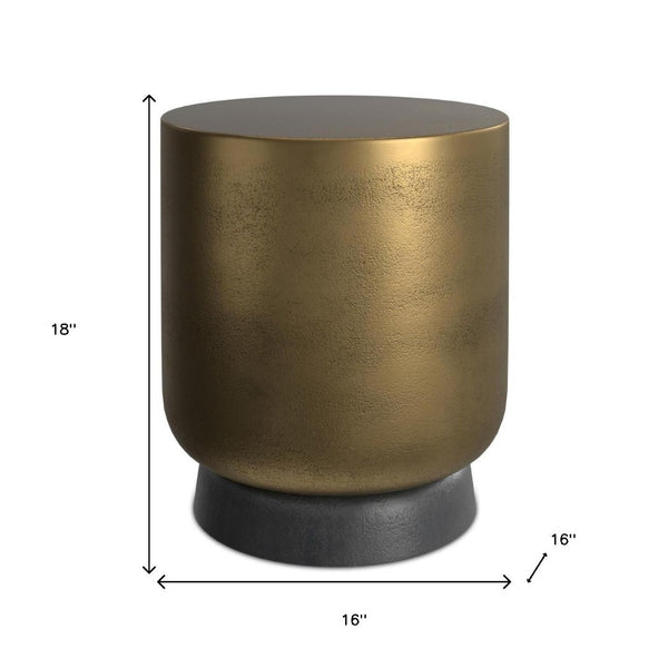 HomeRoots 18" Antiqued Brass Aluminum Round End Table - Stylish Accent Piece for Small Spaces, Versatile Use 636069