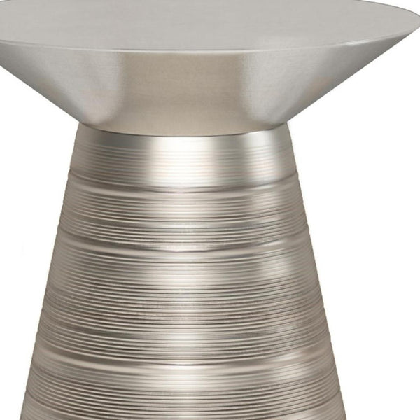 HomeRoots 20" Sleek Silver Metal Round End Table – Modern Accent for Living Rooms, Bedrooms & Small Spaces 636094