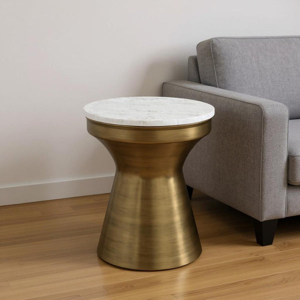 HomeRoots 18" Antiqued Brass Iron Round End Table - Stylish Modern Accent for Living Room, Bedroom & Entryway 636109