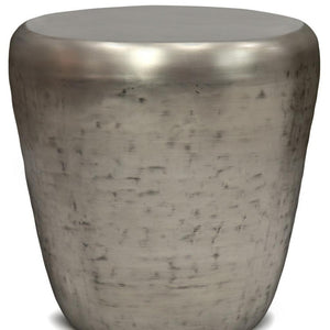 HomeRoots 22" Stylish Silver Metal Round End Table - Modern Industrial Design for Small Spaces & Versatile Use 636110
