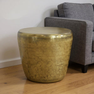 HomeRoots 22" Gold Metal Round End Table – Stylish Accent for Living Room, Bedroom, or Entryway with Modern Charm 636114