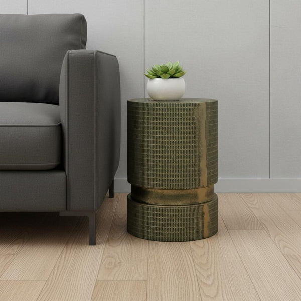 HomeRoots 18" Turquoise Aluminum Round End Table - Modern Accent for Small Spaces, Versatile & Stylish Design 636120