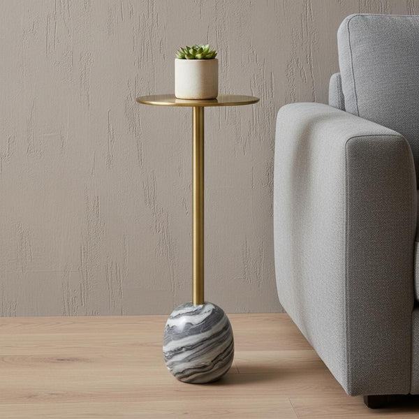 HomeRoots 23" Gold Metal Round End Table - Elegant Modern Accent for Small Spaces, Stylish and Versatile Use 636126