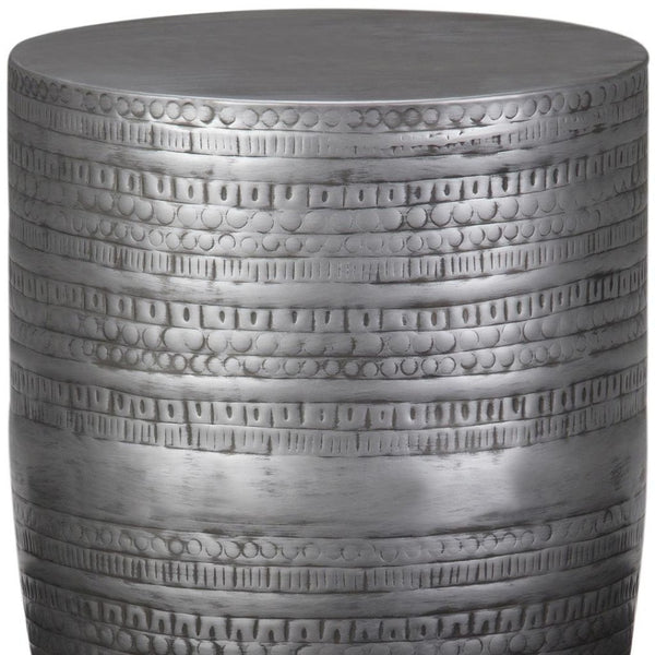 HomeRoots 20" Sleek Silver Metal Round End Table - Modern Elegance for Living Rooms, Bedrooms & More! 636128