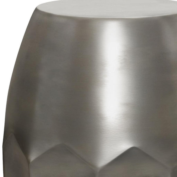 HomeRoots 20" Sleek Silver Metal Round End Table - Modern Minimalist Design for Small Spaces & Versatile Use 636133